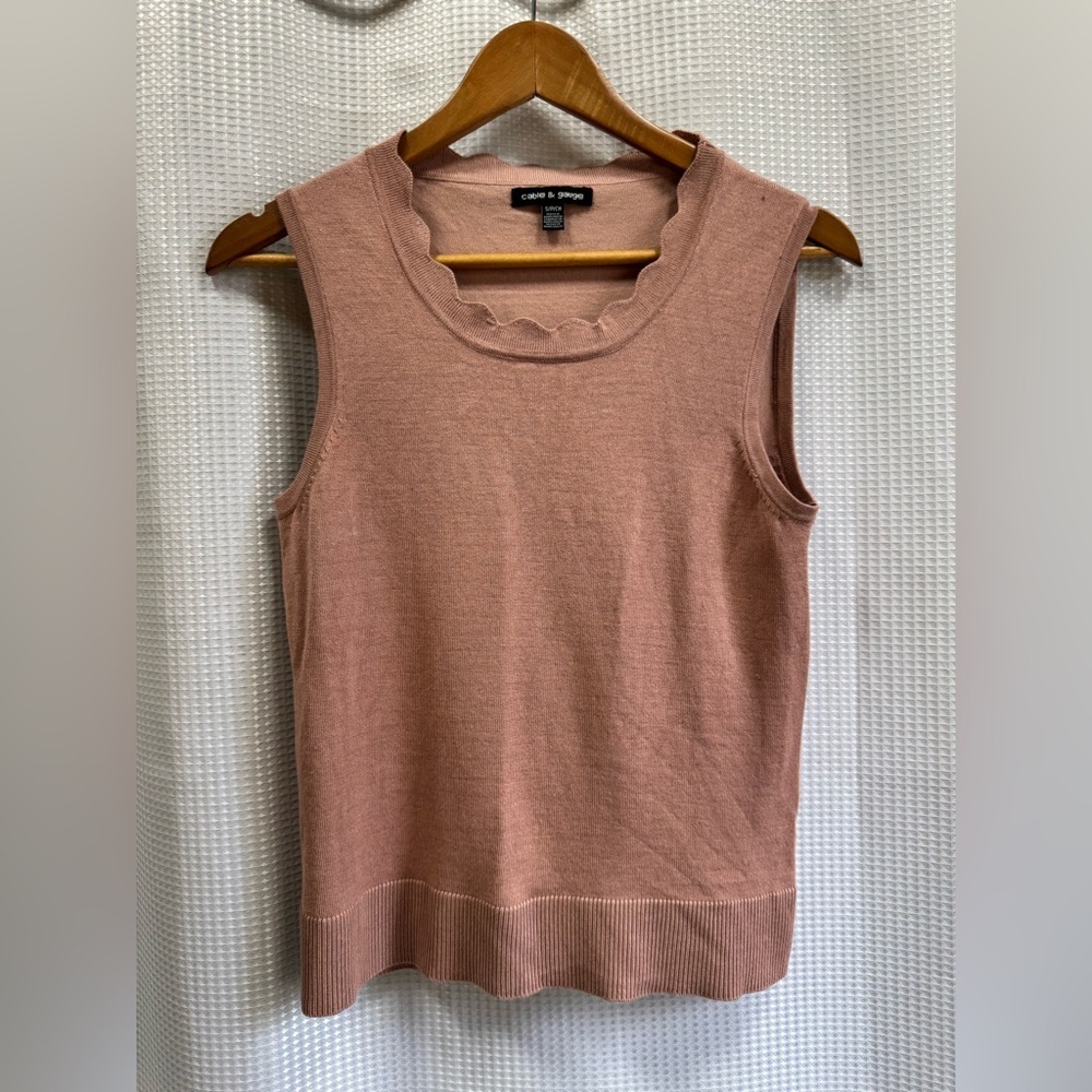 Cable & Gauge Women's Tan Sleeveless Top - size small